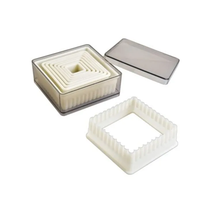 9 Découpoirs carrés cannelés assortis-Cerf Dellier Outlet
