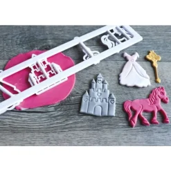 Découpoir pâte à sucre 4 empreintes princesse-Cerf Dellier Hot