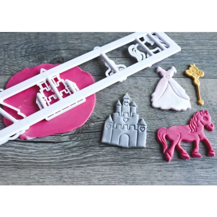 Découpoir pâte à sucre 4 empreintes princesse-Cerf Dellier Hot
